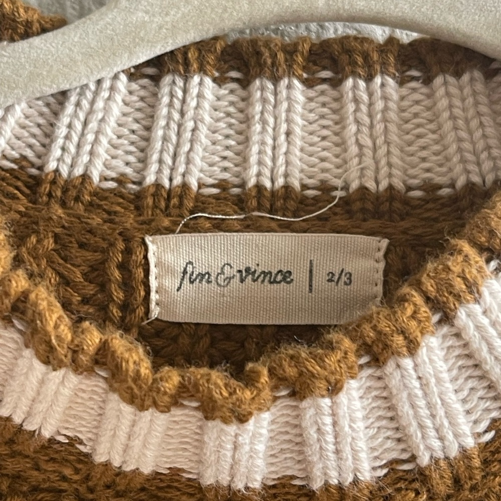 Fin & Vince Sweater - Picture 3 of 5